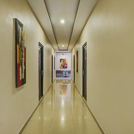 Oyo 90986 Hotel Srikandi Adisucipto Kalasan エクステリア 写真