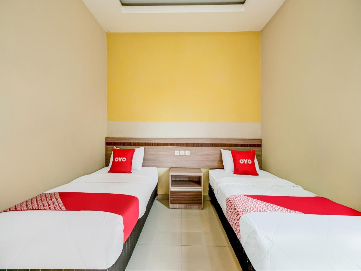 Oyo 90986 Hotel Srikandi Adisucipto Kalasan エクステリア 写真