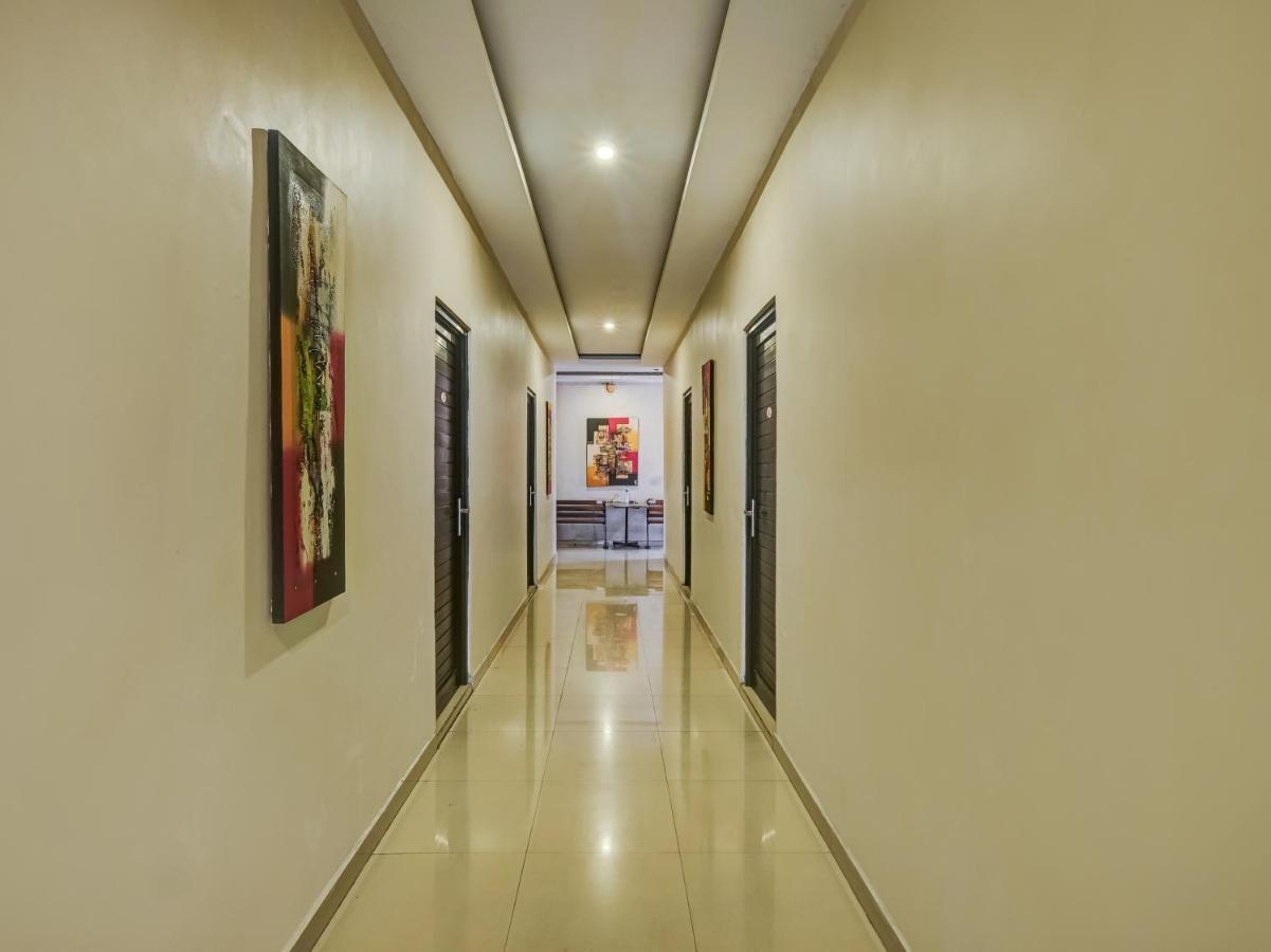 Oyo 90986 Hotel Srikandi Adisucipto Kalasan エクステリア 写真