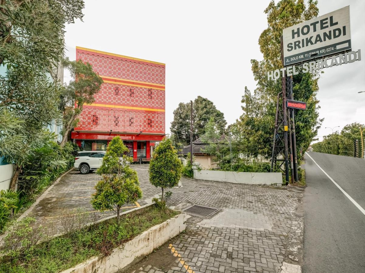 Oyo 90986 Hotel Srikandi Adisucipto Kalasan エクステリア 写真