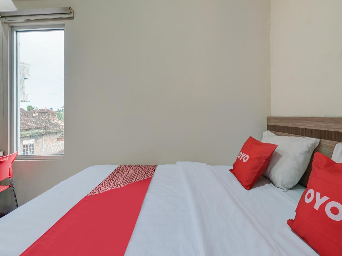 Oyo 90986 Hotel Srikandi Adisucipto Kalasan エクステリア 写真