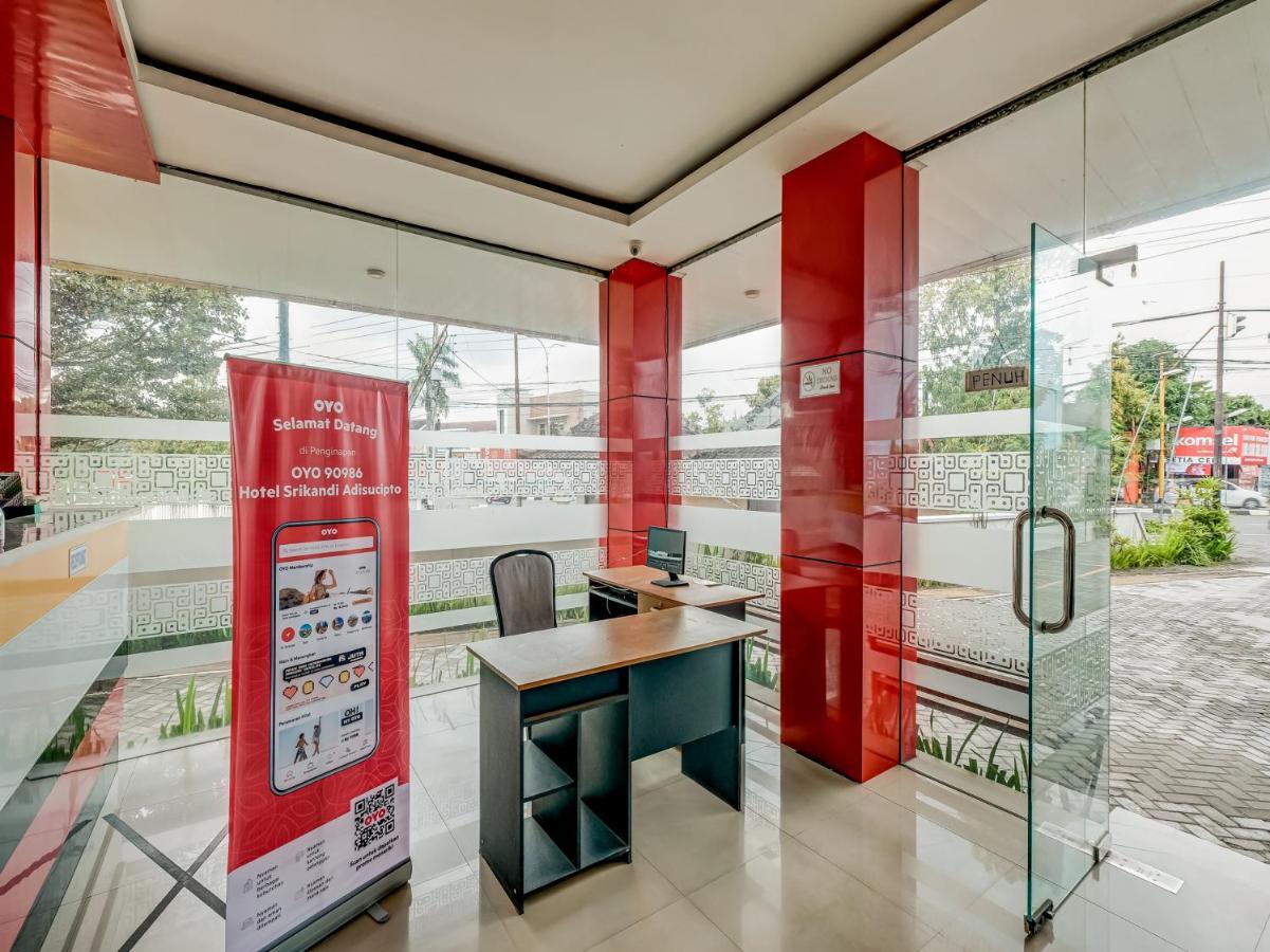Oyo 90986 Hotel Srikandi Adisucipto Kalasan エクステリア 写真
