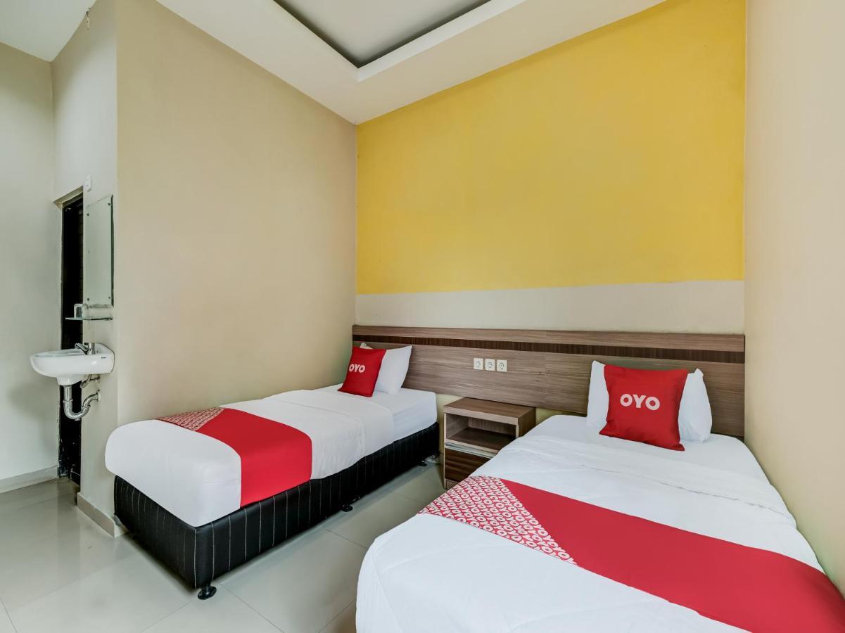 Oyo 90986 Hotel Srikandi Adisucipto Kalasan エクステリア 写真